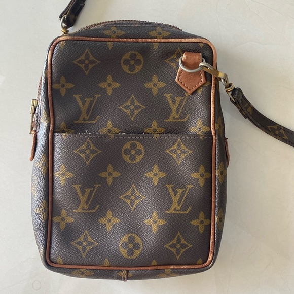 LV handbag - Picture 1 of 11